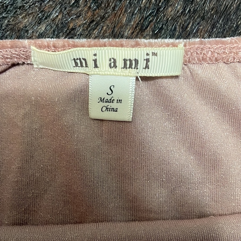 Miami pink velvet tank with lace trim small - Picture 5 of 5